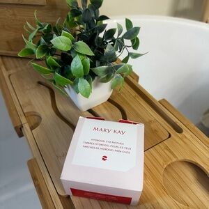 Mary Kay hydrogel patches